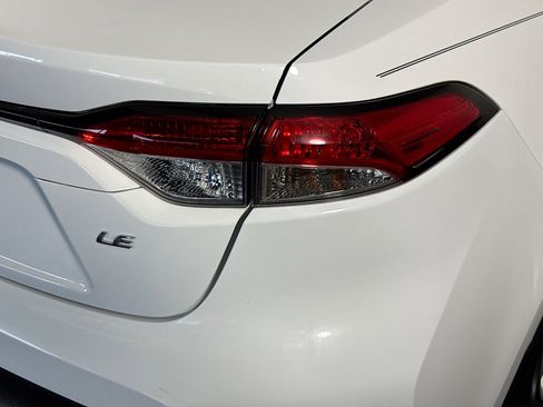 Used 2022 Toyota Corolla LE image 33