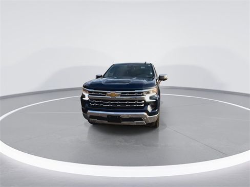 Used 2023 Chevrolet Silverado 1500 LTZ image 3