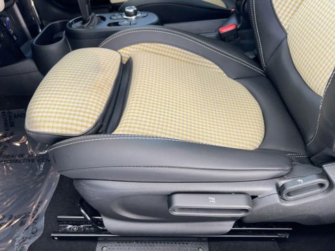 Certified 2023 MINI Cooper SE image 14