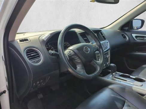 Used 2018 Nissan Pathfinder SL image 11