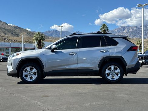 Used 2019 Toyota RAV4 XLE w/ Carpet Mat Package image 6