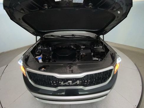 Used 2024 Kia Telluride EX w/ EX Captain's Chair Package image 27