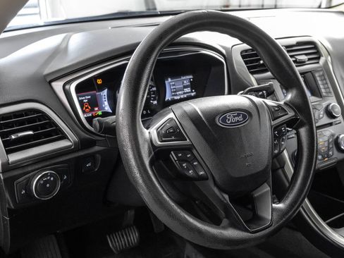 Used 2018 Ford Fusion SE FWD image 32