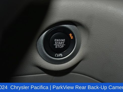 Used 2024 Chrysler Pacifica Touring-L FWD image 14