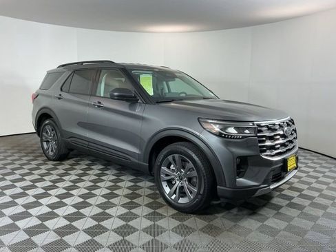 New 2026 Ford Explorer Active w/ Active Comfort Package AWD/4WD image 3