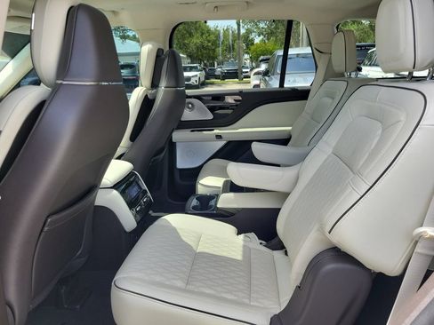 Certified 2023 Lincoln Aviator Black Label w/ Dynamic Handling Package AWD/4WD image 8