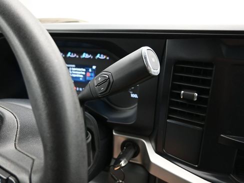 Used 2025 Ford F250 XLT AWD/4WD image 17