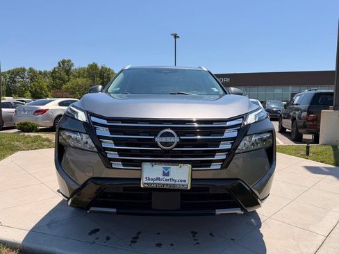Used 2024 Nissan Rogue Platinum AWD/4WD image 14