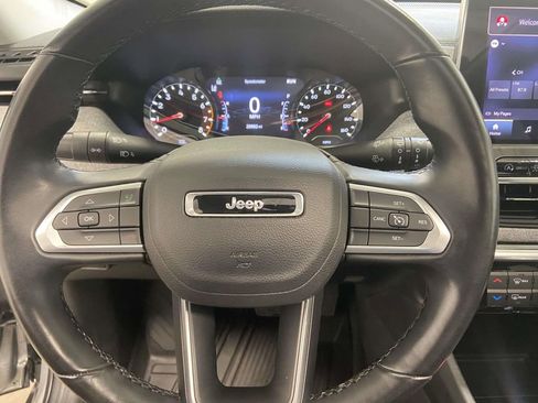 Used 2022 Jeep Compass Latitude w/ Sun and Sound Group image 25