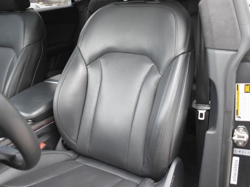 Used 2019 Audi Q8 Prestige w/ Luxury Package image 37