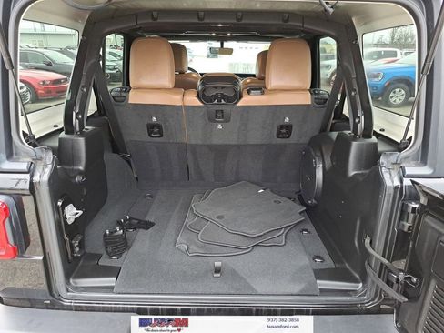 Used 2022 Jeep Wrangler Unlimited Sahara w/ Safety Group image 6
