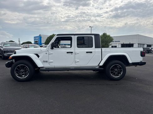 Used 2023 Jeep Gladiator Overland w/ Cold Weather Group AWD/4WD image 3