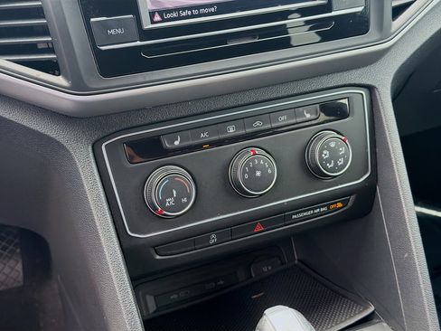 Used 2022 Volkswagen Atlas Cross Sport SE image 14