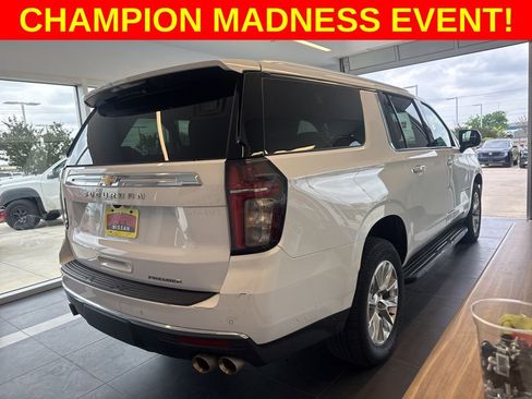 Used 2023 Chevrolet Suburban Premier image 3
