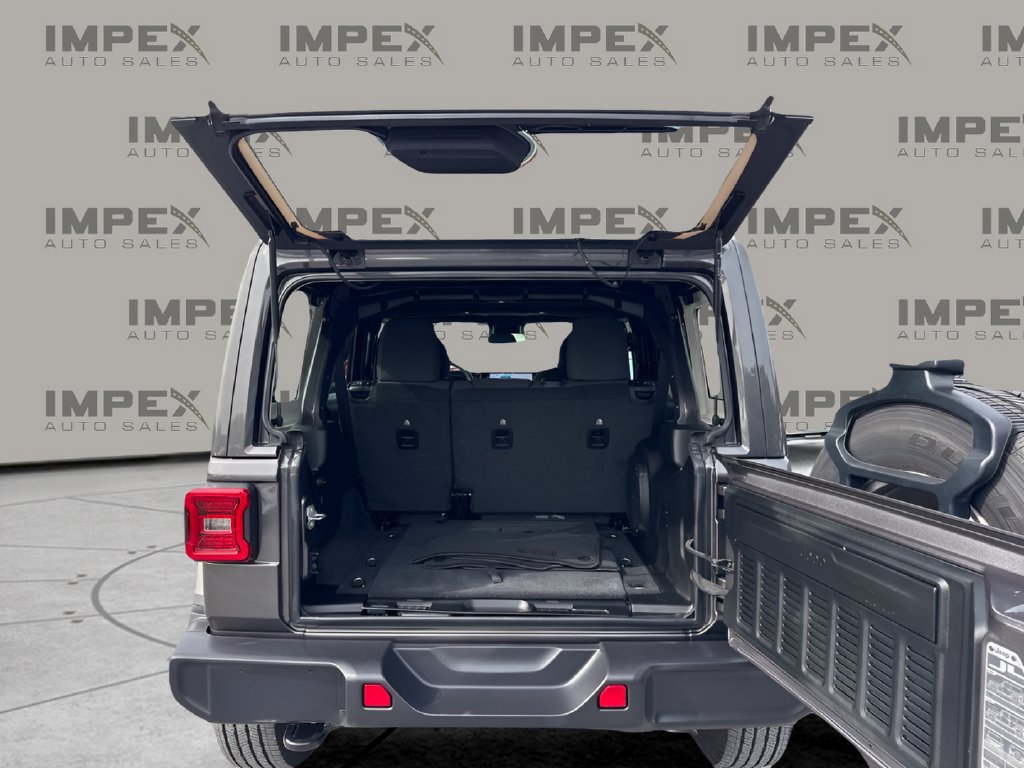 Used 2026 Jeep Wrangler Unlimited Sahara AWD/4WD image 26