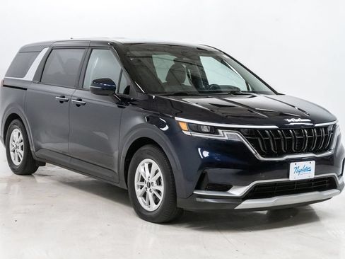 Used 2024 Kia Carnival LX FWD image 7