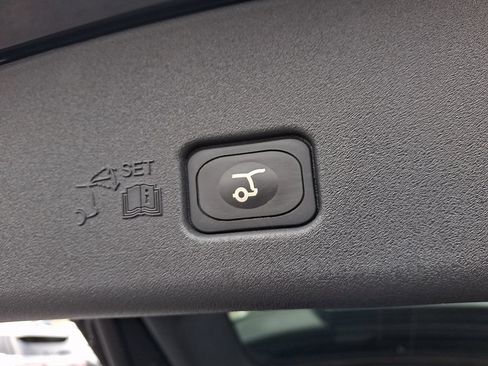 Certified 2025 Lincoln Nautilus Premier AWD/4WD image 29