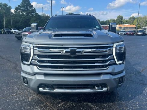 Used 2026 Chevrolet Silverado 2500 High Country w/ High Country Premium Package AWD/4WD image 8