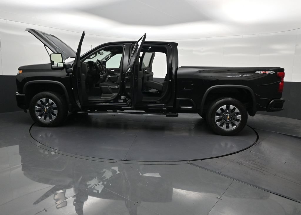 Used 2022 Chevrolet Silverado 2500 Custom w/ Custom Convenience Package AWD/4WD image 37