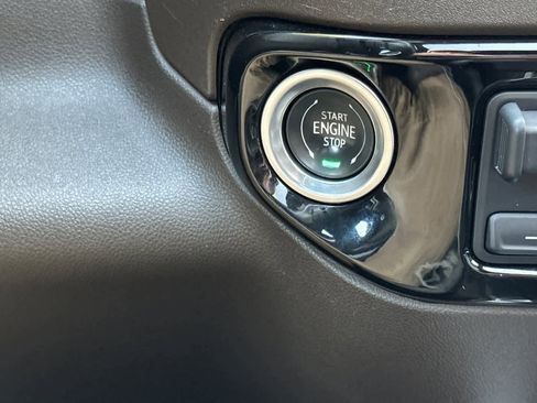 Used 2022 Chevrolet Silverado 1500 LTZ w/ LTZ Premium Package image 28