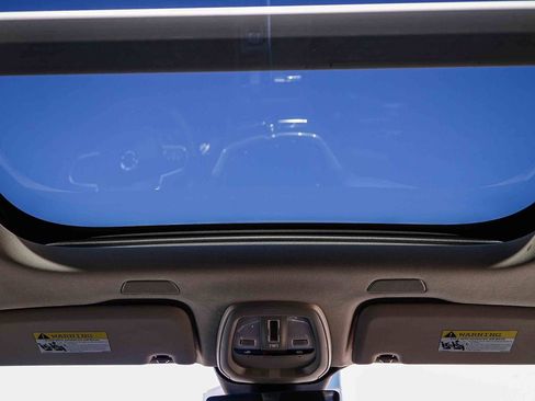 Used 2023 Volvo XC60 B5 Core w/ Climate Package image 18