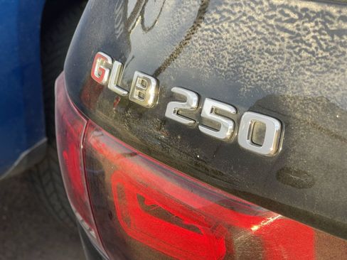 Used 2022 Mercedes-Benz GLB 250 image 6