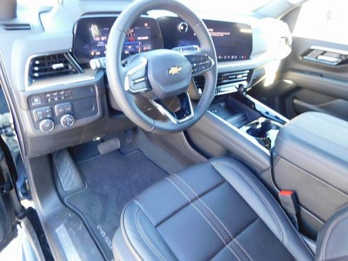 New 2025 Chevrolet Suburban High Country image 15