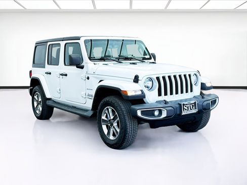 Used 2021 Jeep Wrangler Unlimited Sahara image 3