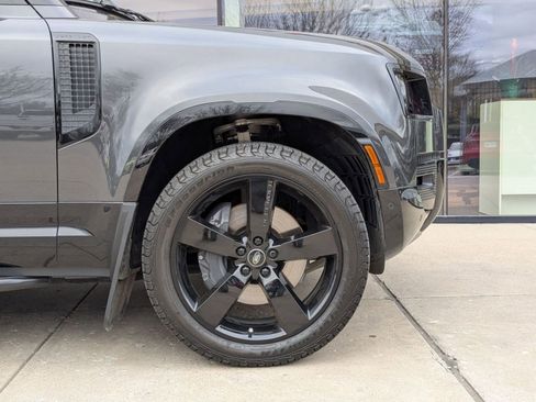 Used 2024 Land Rover Defender 110 X-Dynamic SE image 11