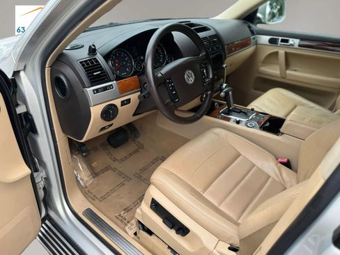 Used 2010 Volkswagen Touareg VR6 AWD/4WD image 11