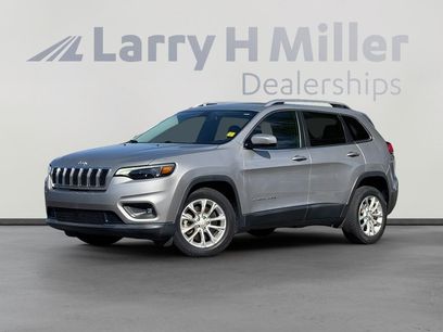 Used 2019 Jeep Cherokee Latitude w/ Popular Appearance Group