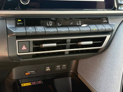 Used 2026 Toyota Camry LE FWD image 17