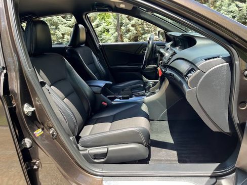 Used 2016 Honda Accord Sport image 33