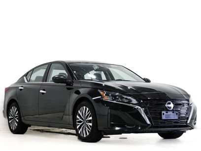 Used 2025 Nissan Altima 2.5 SV