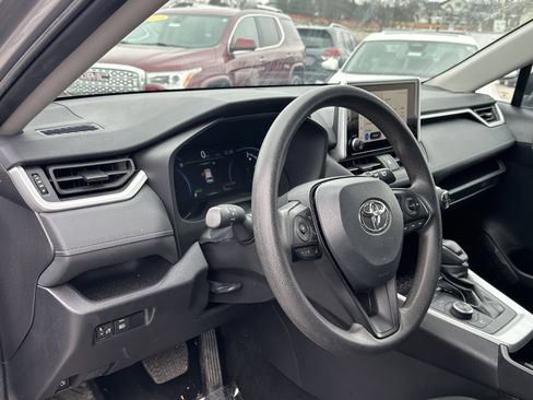 Used 2024 Toyota RAV4 XLE image 17