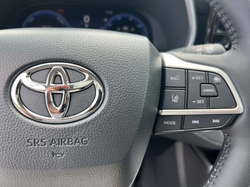 New 2026 Toyota Highlander Limited AWD/4WD image 34