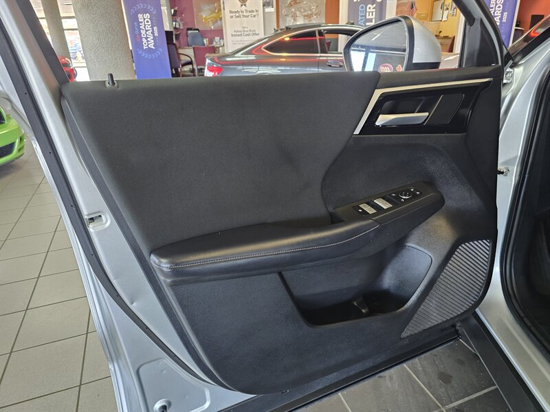 Used 2024 Mitsubishi Outlander ES FWD image 7