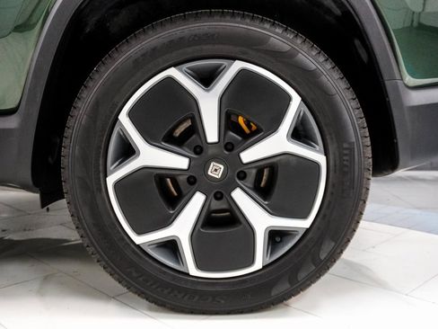 Used 2023 Rivian R1S Adventure image 11