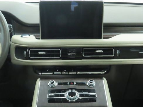 Used 2022 Lincoln Aviator Reserve w/ Equipment Group 201A image 14