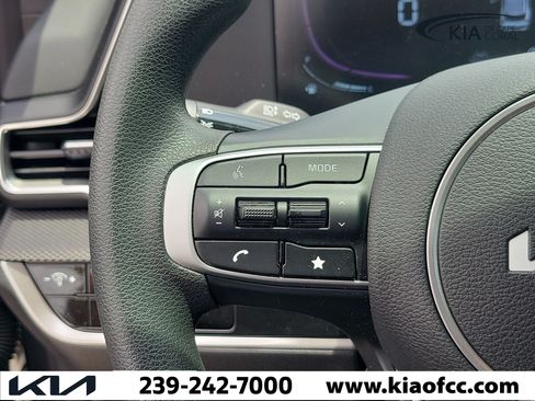 Used 2025 Kia Sportage LX AWD/4WD image 23