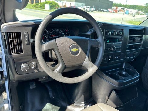 Used 2020 Chevrolet Express 2500 RWD image 34