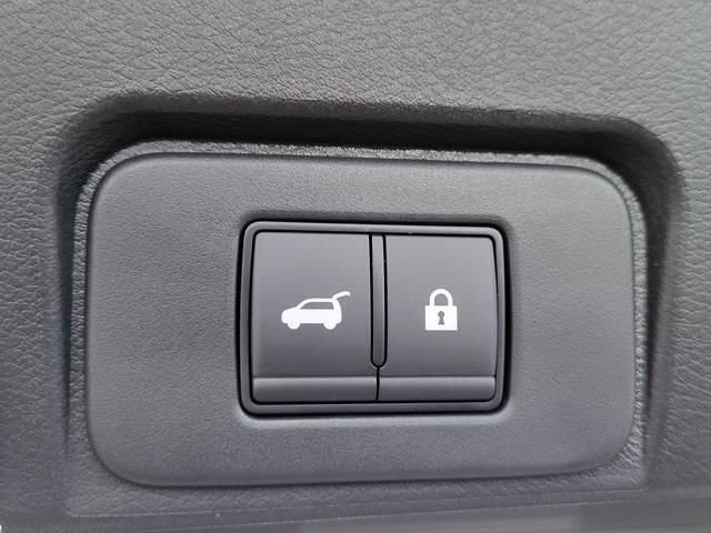 Used 2026 Nissan Rogue SV FWD image 5