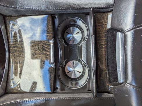 Used 2016 Cadillac Escalade Platinum image 28