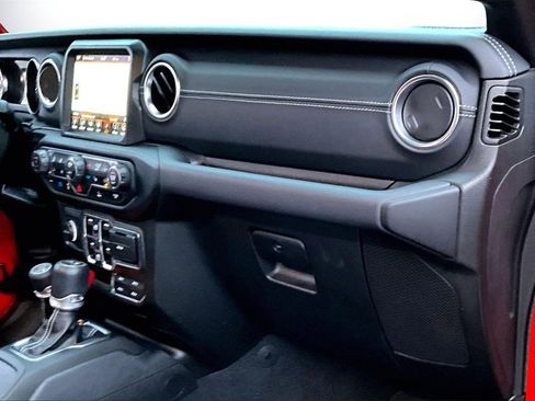 Used 2023 Jeep Wrangler Unlimited Sahara w/ Cold Weather Group image 19