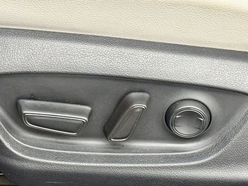 Certified 2022 Toyota Camry SE image 21