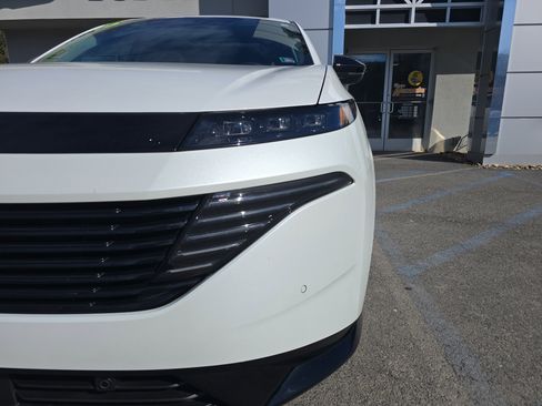 Used 2025 Nissan Murano Platinum w/ Cargo Package image 10