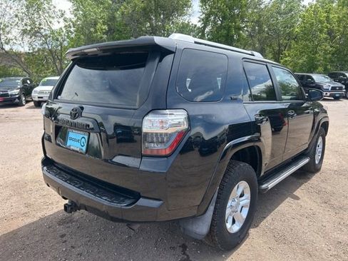 Used 2017 Toyota 4Runner SR5 AWD/4WD image 5