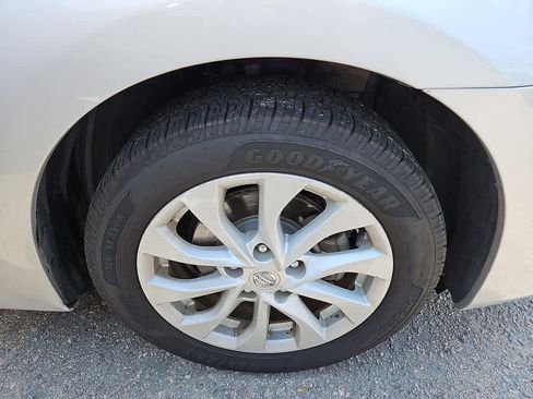 Used 2018 Nissan Sentra SV FWD image 6