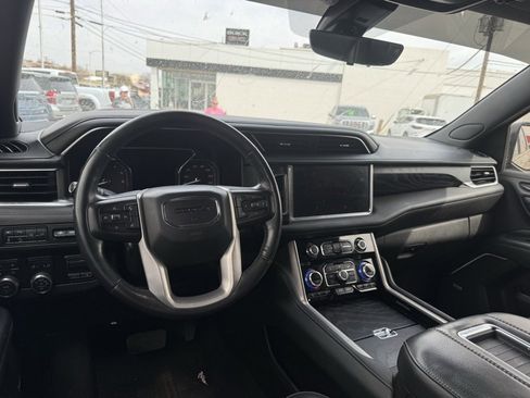 Used 2021 GMC Yukon Denali w/ Denali Ultimate Package image 3