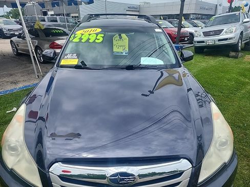 Used 2010 Subaru Outback 2.5i Premium AWD/4WD image 3